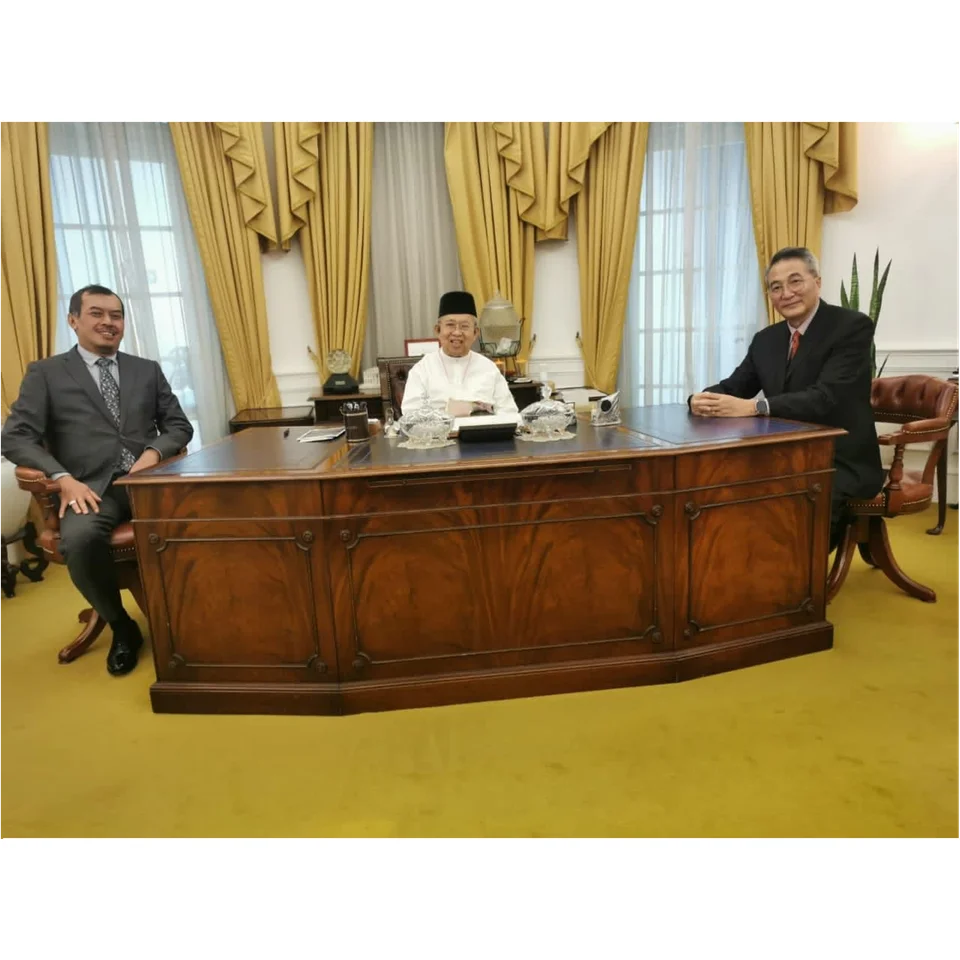 Asia Digital Bank Chairman Liu Xuming visited Tengku Razaleigh